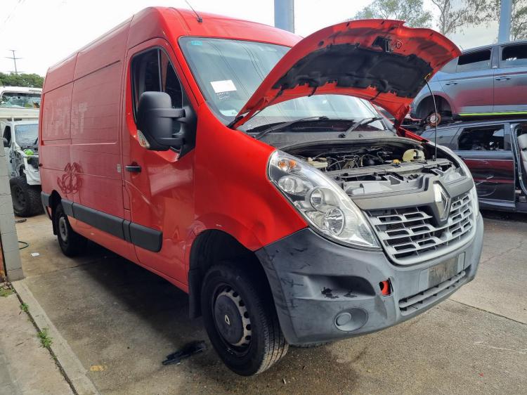 renault Master MWB MID ROOF X62 2017 Parts & Wrecking