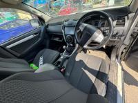 2016 Isuzu Mu X image 4