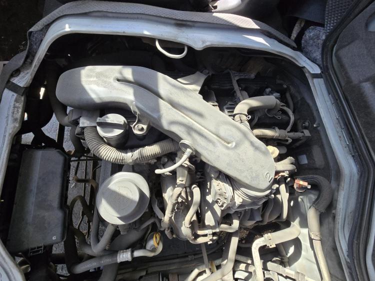 toyota Hiace TRH SUPER LWB Apr 2012 Parts & Wrecking