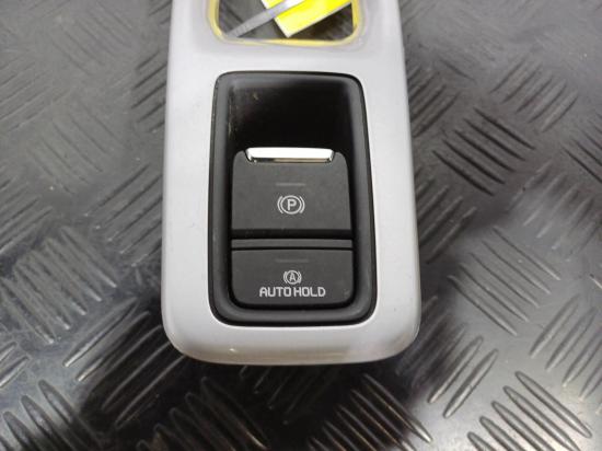 isuzu Mu X Mar 2024 COMBIANTION SWITCH 