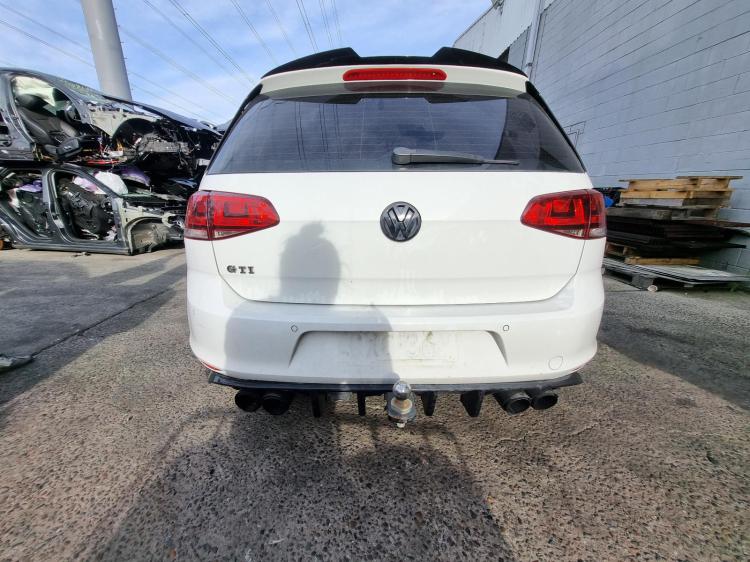volkswagen Golf 103 TSI HIGHLINE GEN 7 2014 Parts & Wrecking