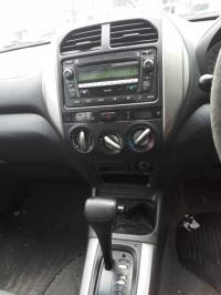 2004 Toyota Rav4 CV image 4