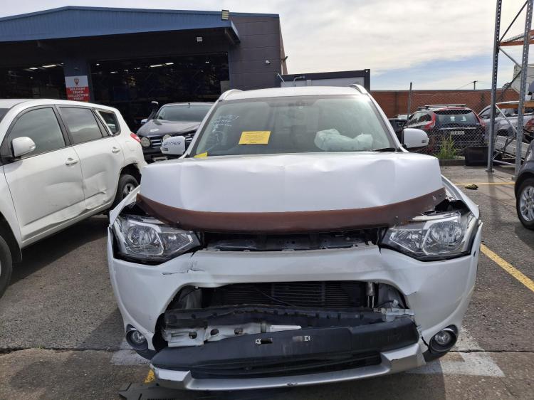 mitsubishi Outlander ZJ Jul 2014 Parts & Wrecking