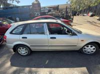2001 Mazda 323 Astina image 4
