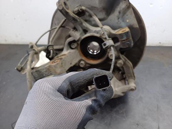 hyundai Tucson TL May 2017 RIGHT FRONT HUB ASSYMBLY