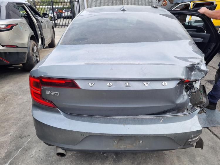 volvo S90 D4 MOMENTUM 2018 Parts & Wrecking