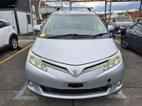 2010 Toyota Estima image 4