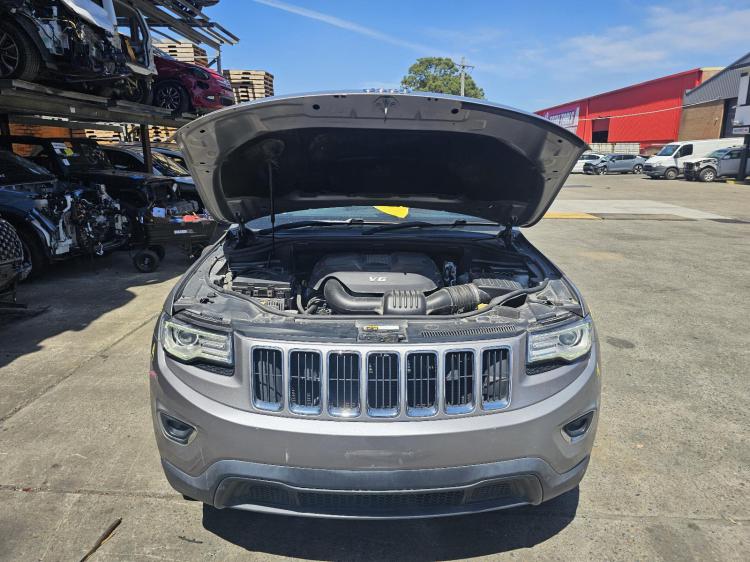 jeep Grand Cherokee LAREDO 4X2 Oct 2014 Parts & Wrecking