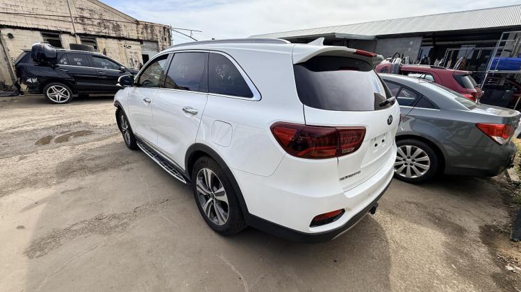 kia Um SORENTO Parts & Wrecking