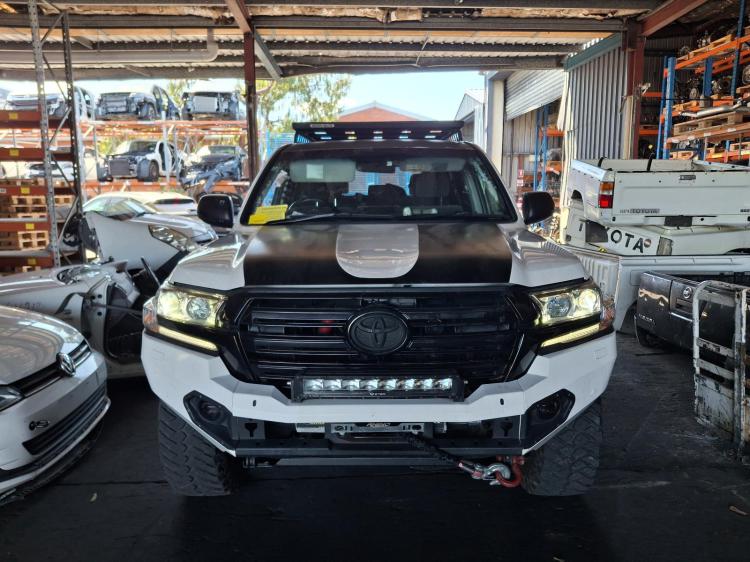toyota Landcruiser VDJ200R Mar 2018 Parts & Wrecking