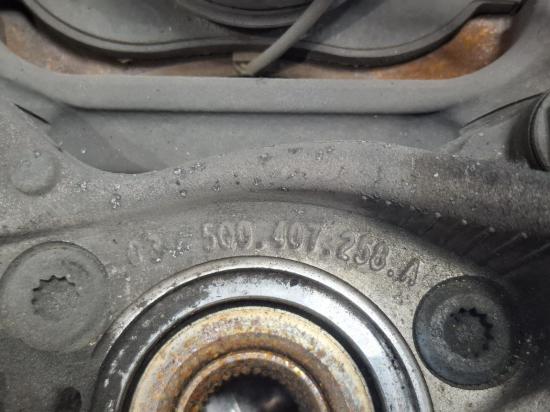 volkswagen Golf R Sep 2015 RIGHT FRONT HUB ASSEMBLY 