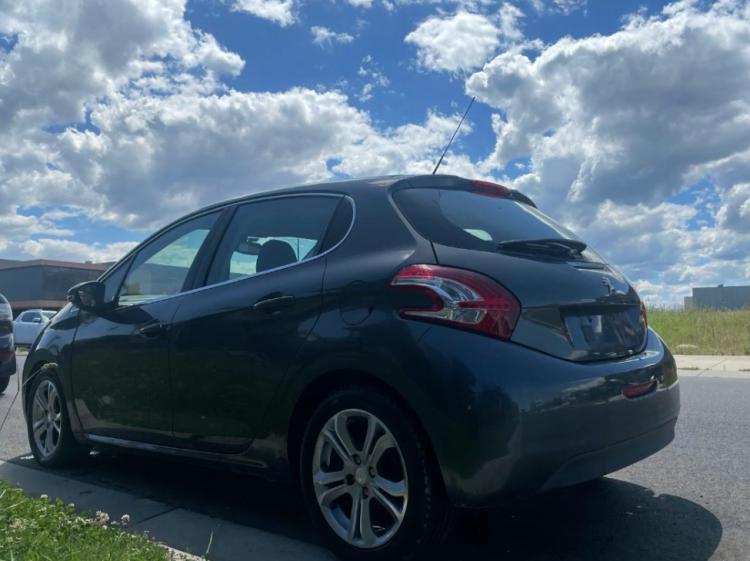 peugeot 208 2013 Parts & Wrecking