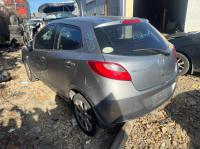 2014 Mazda 2 DE image 4