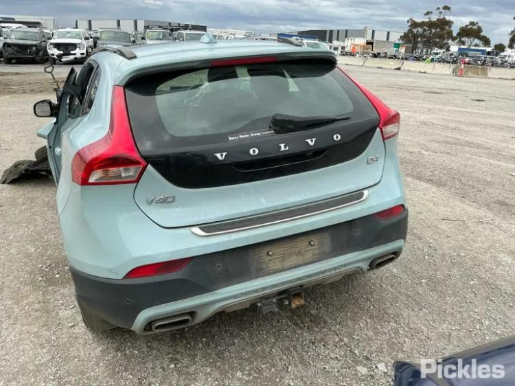 volvo V40 Cross Country 2017 Parts & Wrecking