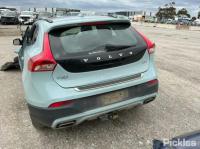 2017 Volvo V40 Cross Country image 4