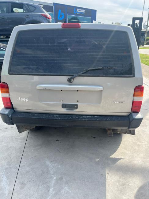 jeep Cherokee Classic Wagon XJ Oct 2000 Parts & Wrecking
