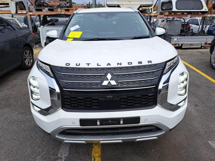 mitsubishi Outlander ZM Mar 2022 Parts & Wrecking