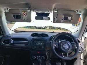 2015 Jeep Renegade BU image 4