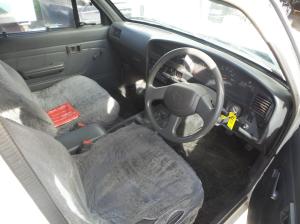 1993 Toyota Hilux 22R image 4
