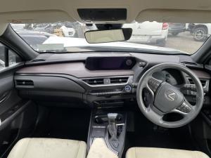 2021 Lexus Ux image 4