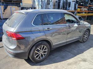 2017 Volkswagen Tiguan 5NA image 4