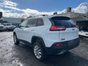 2015 Jeep Cherokee image 4