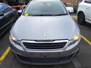 2015 Peugeot 308 image 4