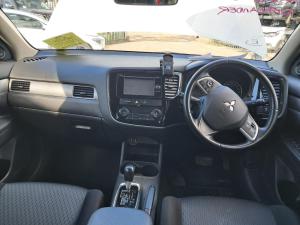 2014 Mitsubishi Outlander ZJ image 4