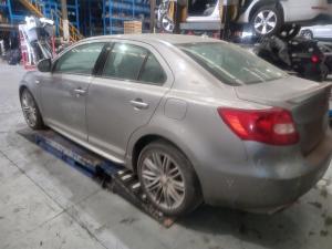 2010 Suzuki Kizashi image 4