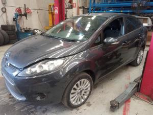 2010 Ford Fiesta image 4