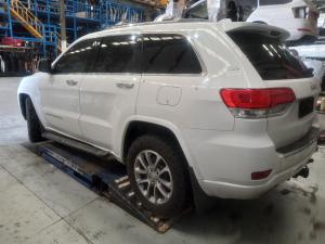 2015 Jeep Grand Cherokee image 4
