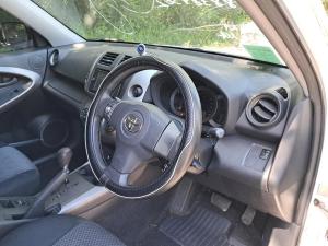 2006 Toyota Rav4 image 4