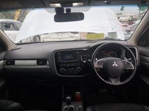 2015 Mitsubishi Outlander ZJ image 4