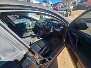 2011 Mazda 3 image 4