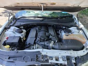 2016 Chrysler 300c image 4