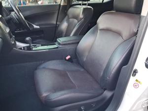 2013 Lexus Is image 4
