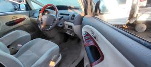 2004 Toyota Estima image 4