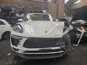 2017 Porsche Macan 3.0DT CTBA AUTO 7SPD 4WD S LUXURY image 4