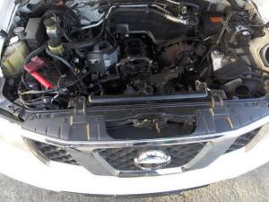 2010 Nissan Navara 4X4 ST image 4