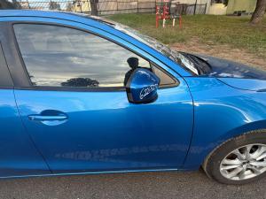 2015 Mazda 2 image 4
