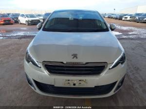 2014 Peugeot 308 image 4