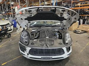2016 Porsche Macan 3.0DT CTBA AUTO 7SPD 4WD S image 4