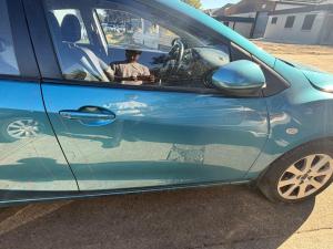 2014 Mazda 2 image 4
