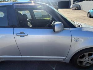 2005 Suzuki Swift EZ image 4