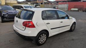 2004 Volkswagen Golf 1.9 TDI COMFORTLINE image 4