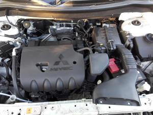 2013 Mitsubishi Outlander LS 7 SEAT 4WD image 4