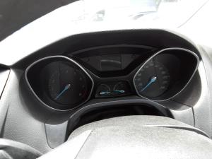 2012 Ford Focus AMBIENTE image 4