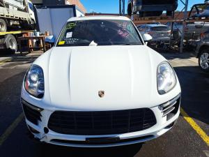 2016 Porsche Macan 95B image 4