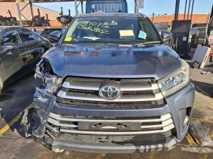 2017 Toyota Kluger GSU50R image 4
