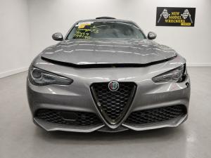 2017 Alfa Romeo Giulia 2.0L AUTO 8SPD RWD VELOCE image 4